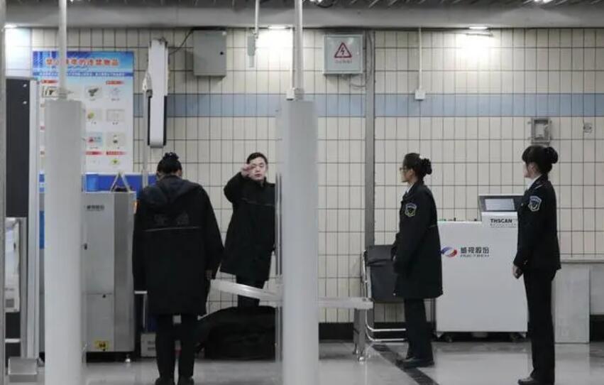 安家門廠家解答：手機(jī)安檢門對(duì)人體有輻射嗎？